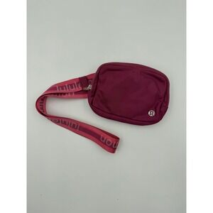 lululemon belt bag raspberry Amazon.com: Lululemons Everywhere Pale : Sports & Outdoors LULULEMON Everywhere Belt Bag 1